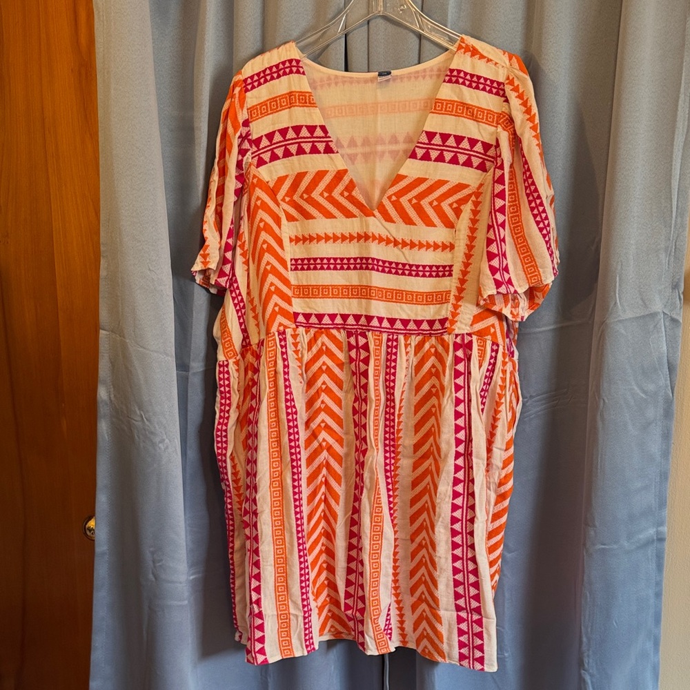 Old Navy Pink and Cream Patterned Top